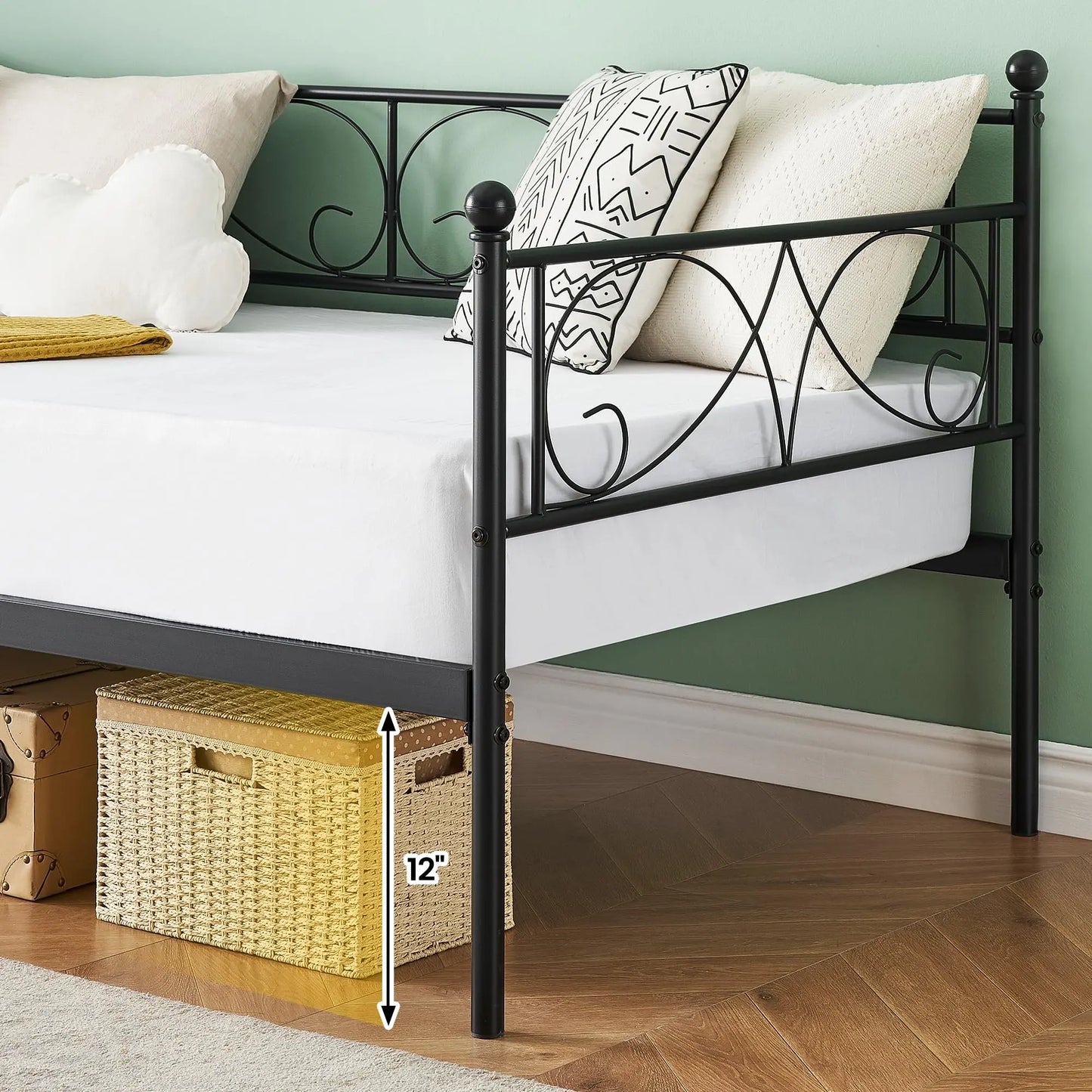 Studyset CN Daybed Frame With Metal Slats And Headboard